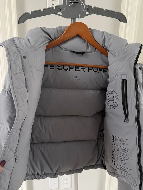 Aritzia Super Puff Short Puffer Jacket in Light Gray - Picture 2 of 4